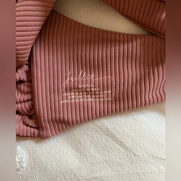 Juillet bikini - Picture 3 of 3